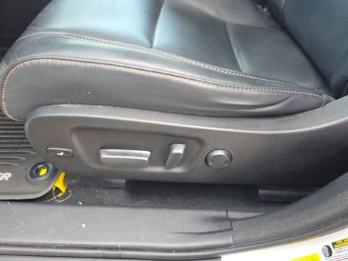 Used 2017 Toyota Highlander XLE image 17