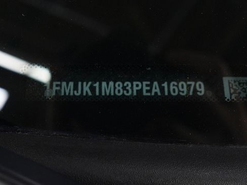 Used 2023 Ford Expedition Max Platinum AWD/4WD image 35