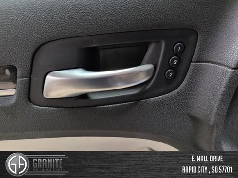 Used 2023 Chrysler 300 Touring L w/ Comfort Group image 29