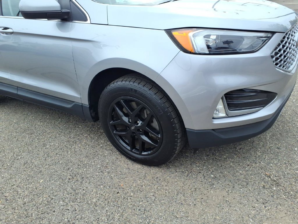 Certified 2024 Ford Edge SEL w/ Convenience Package AWD/4WD image 5