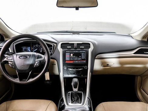 Used 2014 Ford Fusion SE FWD image 18