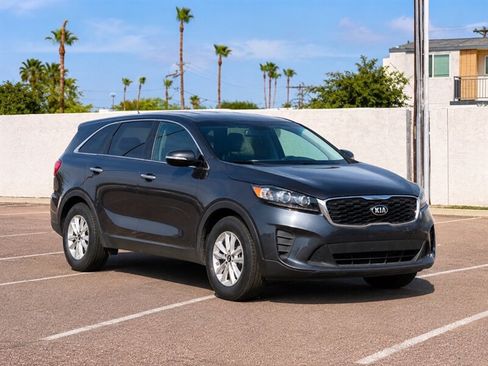 Used 2019 Kia Sorento FWD image 3