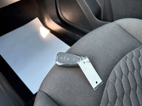 Used 2020 Chevrolet Equinox LT image 23