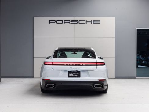 Certified 2025 Porsche Panamera w/ Premium Package RWD image 6