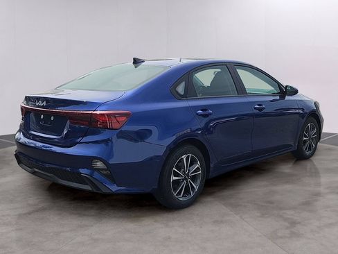 Certified 2023 Kia Forte LXS FWD image 4