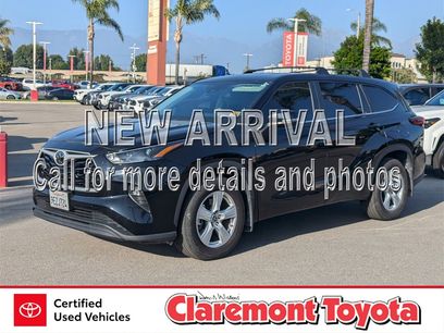 Certified 2023 Toyota Highlander LE