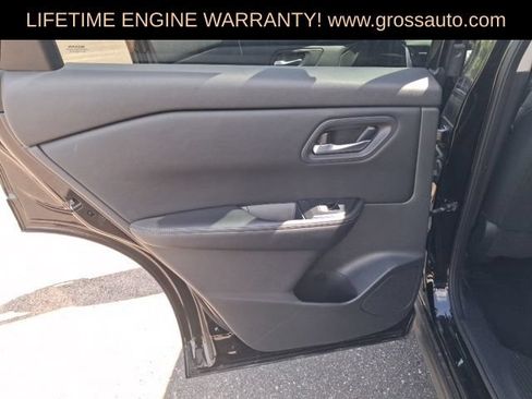 Used 2025 Nissan Rogue SV FWD image 22