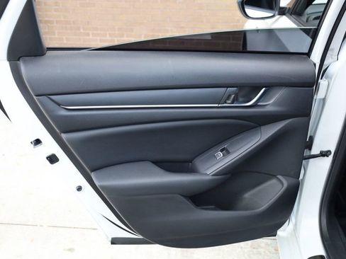 Used 2022 Honda Accord Sport image 15