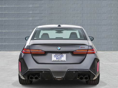 Used 2025 BMW M5 w/ Carbon Package image 4
