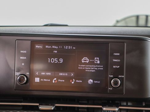 Used 2024 Kia Carnival LX FWD image 19