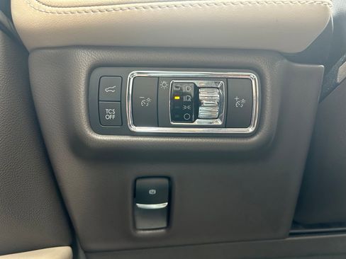 Used 2022 Lincoln Nautilus Reserve AWD/4WD image 16