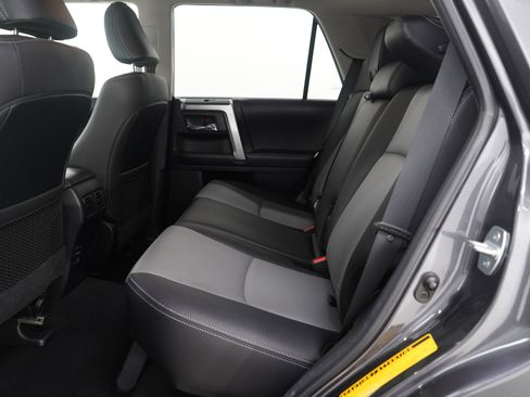 Used 2019 Toyota 4Runner SR5 Premium image 13