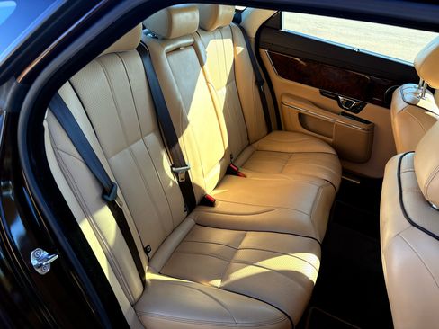 Used 2014 Jaguar XJ L Portfolio image 26