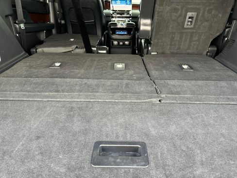 Used 2022 Lincoln Navigator Reserve image 17