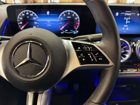 Certified 2025 Mercedes-Benz GLB 250 image 20