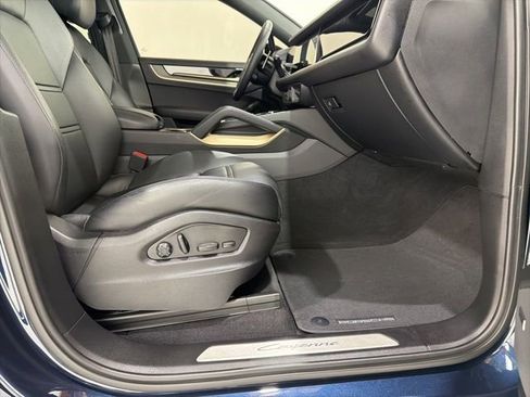 Used 2024 Porsche Cayenne Coupe AWD/4WD image 20