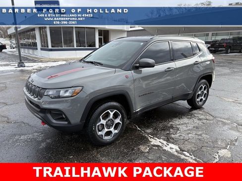 Used 2022 Jeep Compass Trailhawk w/ Trailhawk Convenience Group image 1