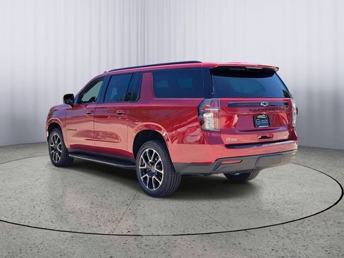 Used 2024 Chevrolet Suburban RST w/ Luxury Package AWD/4WD image 6