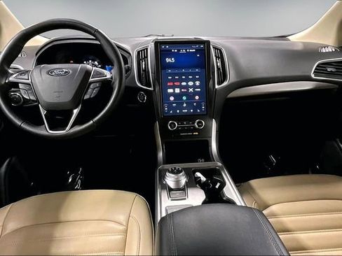 Used 2024 Ford Edge SEL image 8