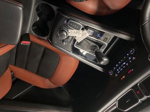 Used 2024 MAZDA CX-5 Carbon Edition image 13