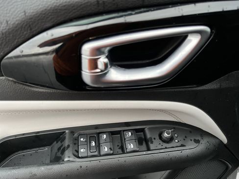 Used 2022 Jeep Compass Limited image 18