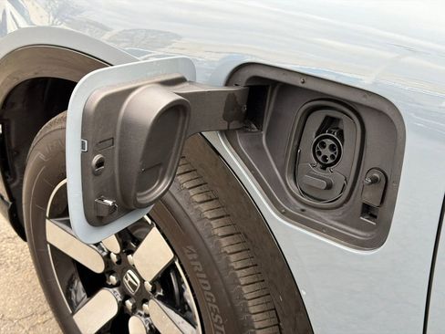 Certified 2025 Honda Prologue Touring image 13