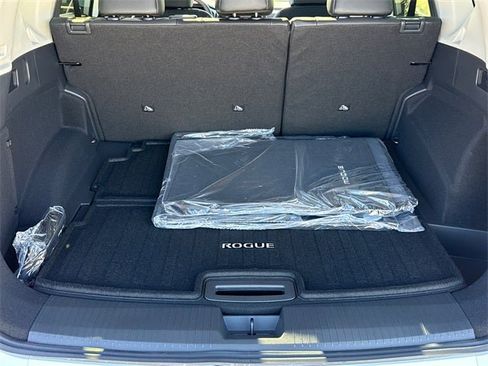 New 2026 Nissan Rogue Platinum w/ Tech Package image 12