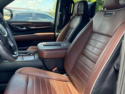 Used 2023 GMC Yukon Denali Ultimate w/ LPO, Floor Liner Package AWD/4WD image 2