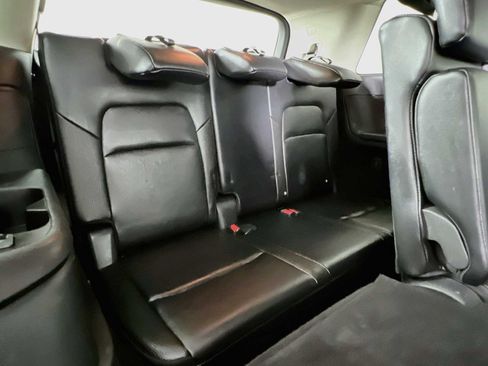 Used 2023 Nissan Pathfinder SL w/ Black Appearance Package AWD/4WD image 28