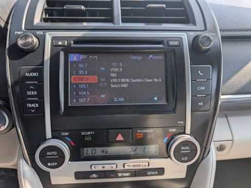 Used 2013 Toyota Camry LE image 11