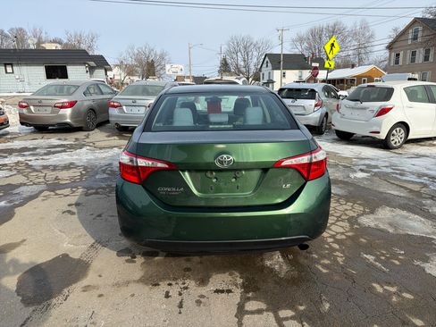 Used 2016 Toyota Corolla LE CVT image 4