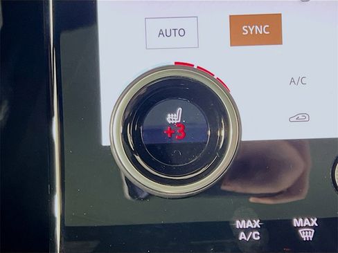 Used 2023 Land Rover Range Rover Velar R-Dynamic S image 21