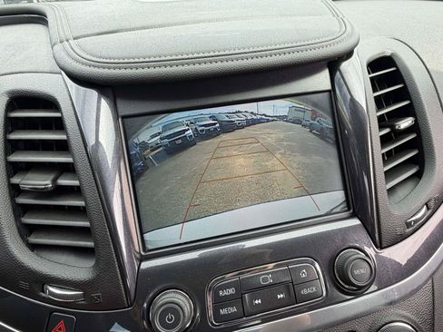 Used 2019 Chevrolet Impala LT FWD image 12