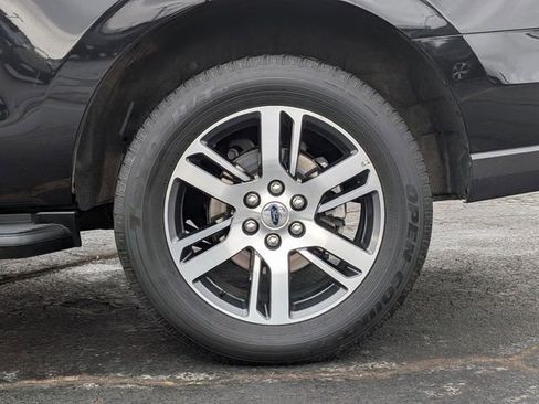 Used 2024 Ford Expedition Limited image 12