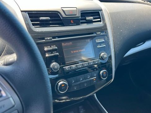 Used 2014 Nissan Altima 2.5 S w/ Display Audio Package FWD image 19