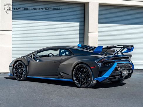 Used 2024 Lamborghini Huracan STO RWD image 8