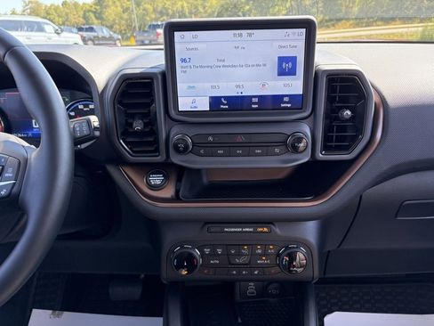 Used 2024 Ford Bronco Sport Outer Banks w/ Tech Package image 33