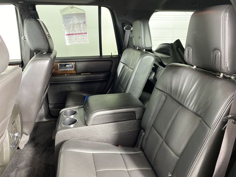 Used 2014 Lincoln Navigator 4WD image 29
