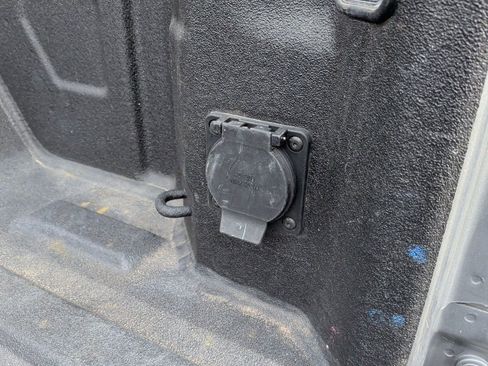 Used 2023 GMC Sierra 1500 SLT image 44