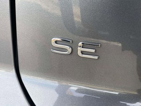 Used 2024 Volkswagen Atlas Cross Sport SE image 9