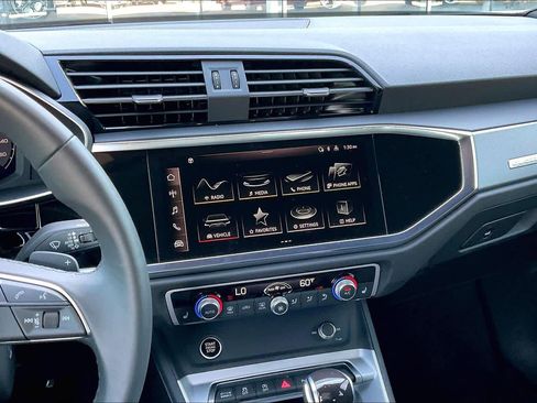 Certified 2025 Audi Q3 2.0T Premium w/ Convenience Package image 6