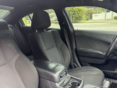 Used 2016 Dodge Charger SXT RWD image 15