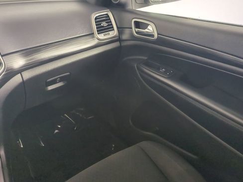 Used 2020 Jeep Grand Cherokee Laredo image 18