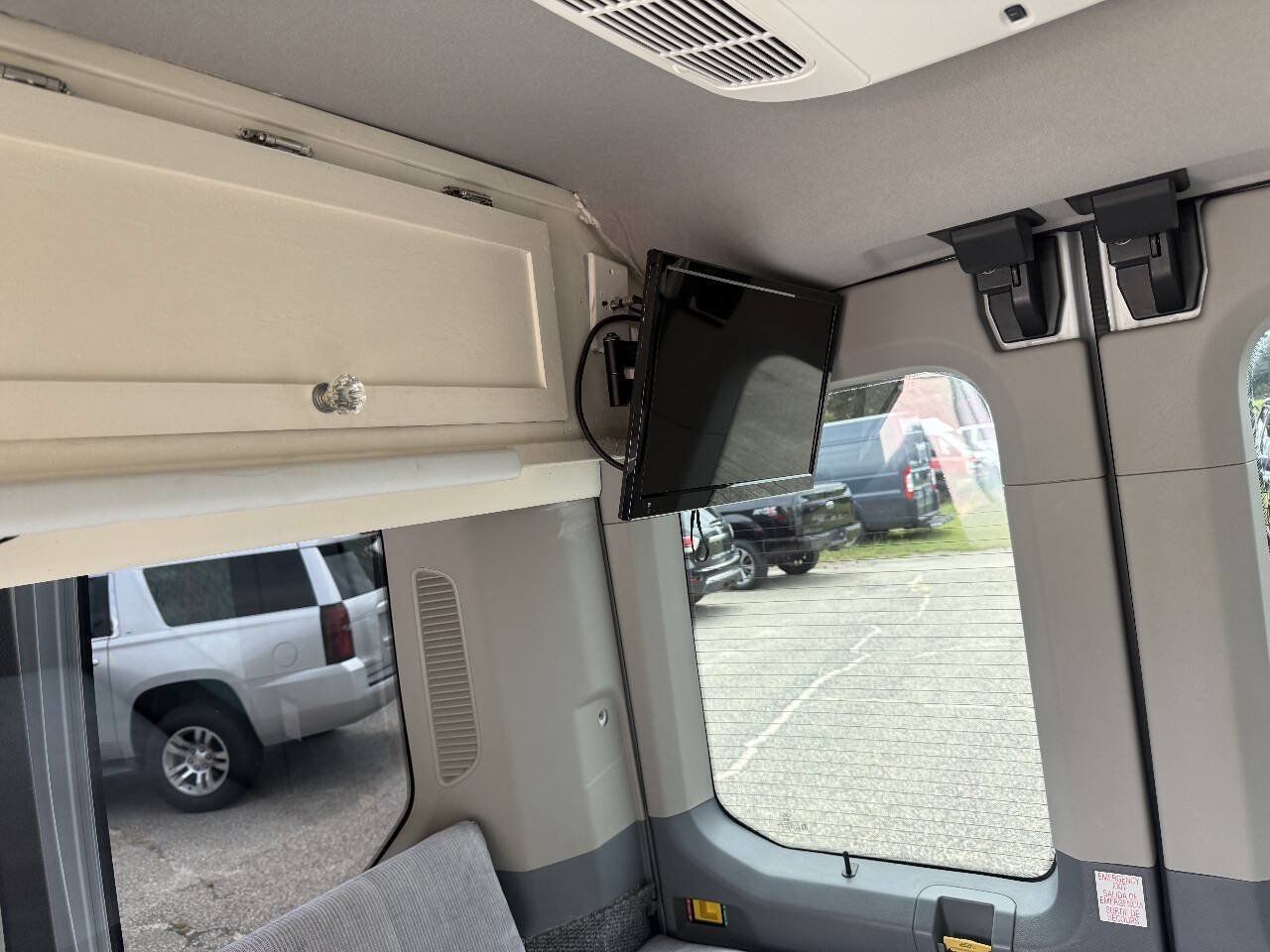 Used 2019 Ford Transit 350 XLT RWD image 8