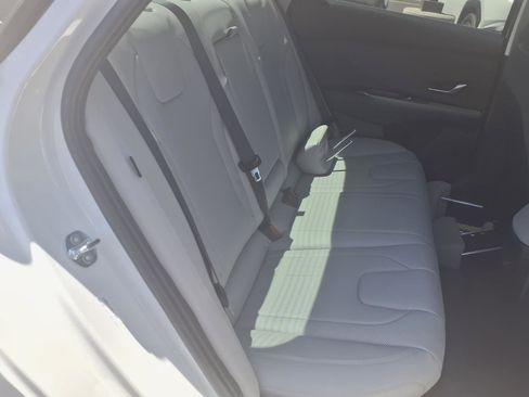 New 2026 Hyundai Elantra Limited FWD image 9