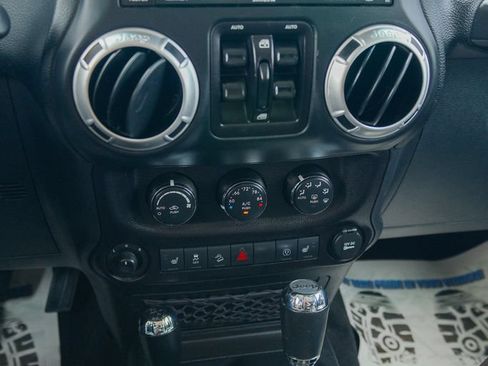 Used 2016 Jeep Wrangler Unlimited Sahara w/ Dual Top Group AWD/4WD image 20
