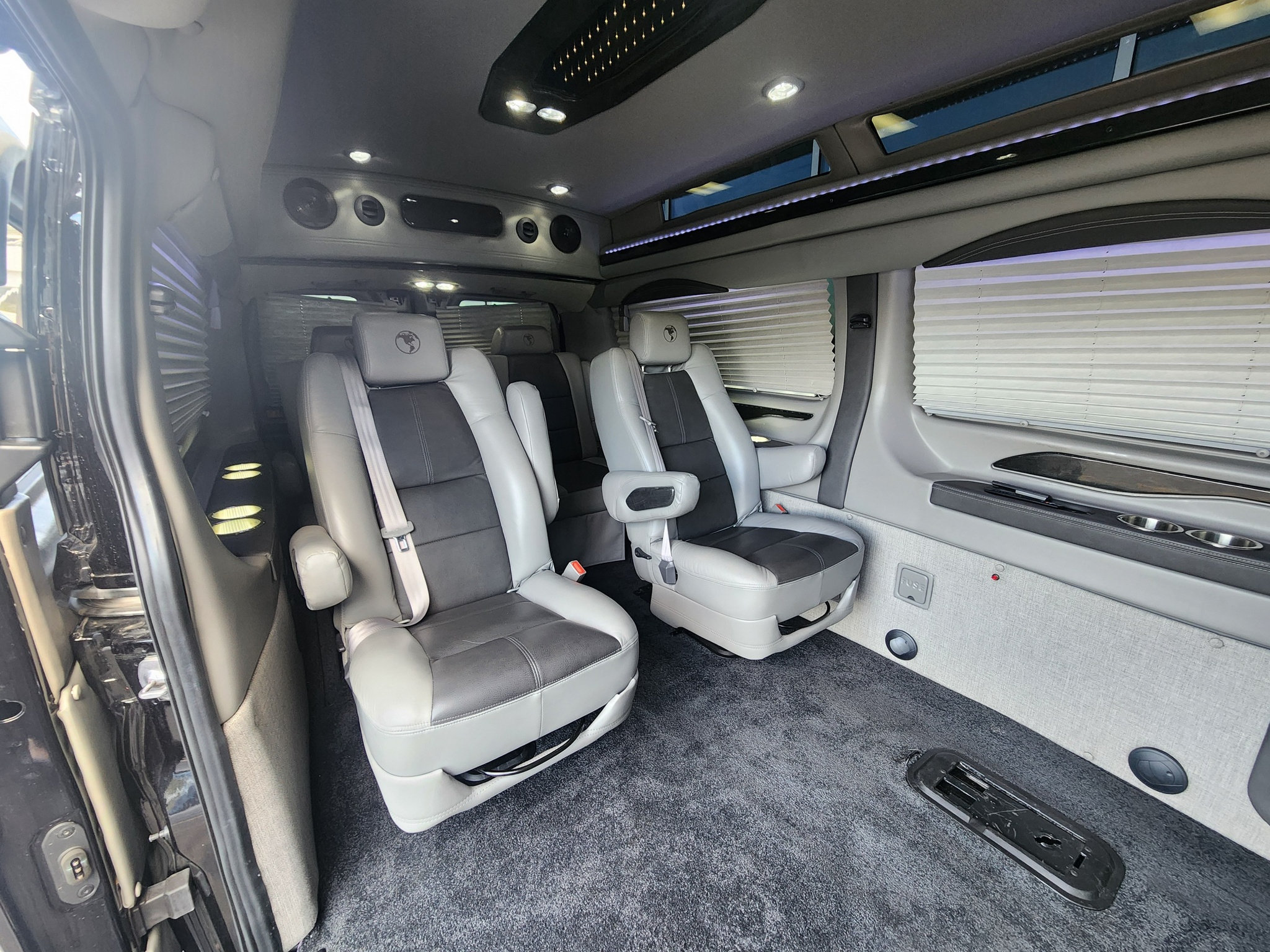 Used 2023 Ford Transit 150 Low Roof AWD image 20
