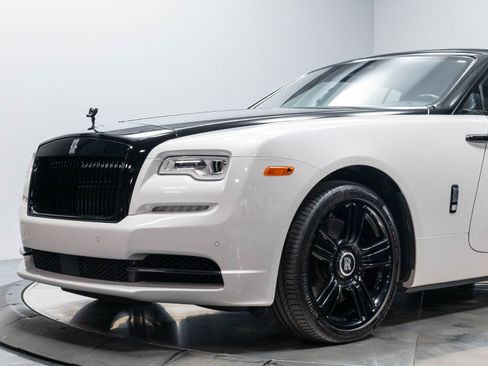 Used 2017 Rolls-Royce Dawn RWD image 7