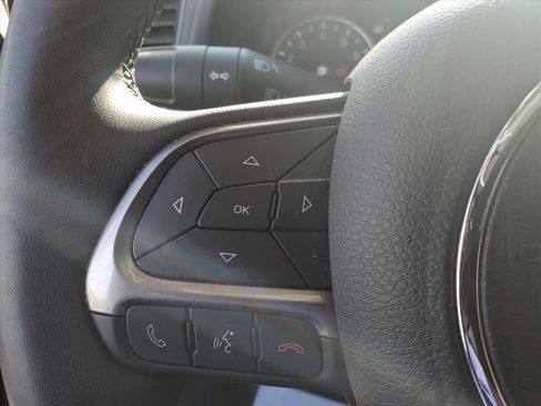 Used 2022 Jeep Renegade Latitude image 28