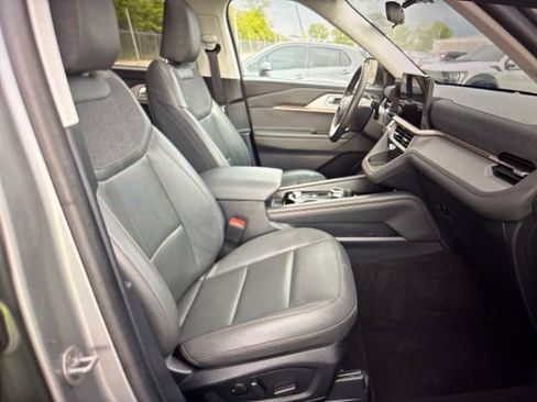 Used 2025 Ford Explorer Active w/ Active Comfort Package AWD/4WD image 25